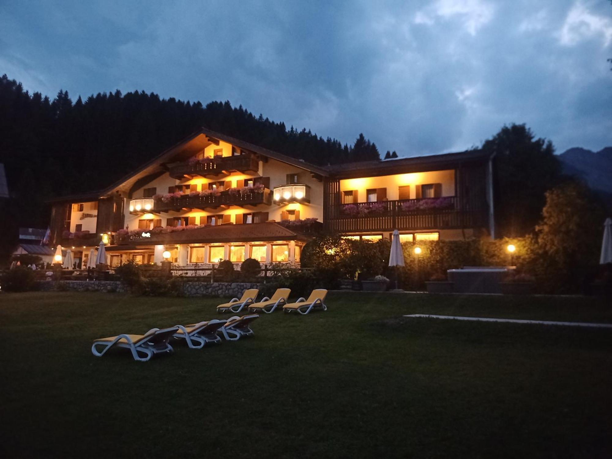 Park Hotel Arnica Фалькаде Экстерьер фото